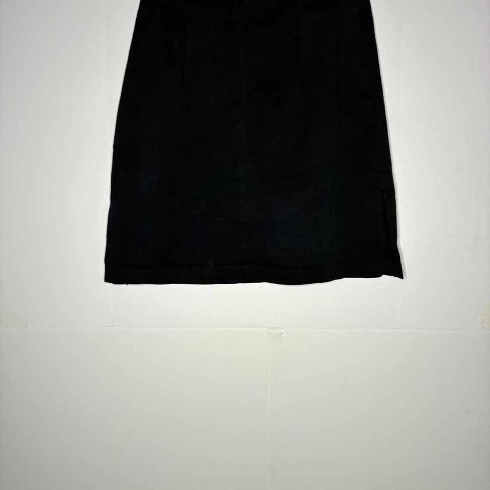 Briggs black midi skirt with zipper closure, size 10